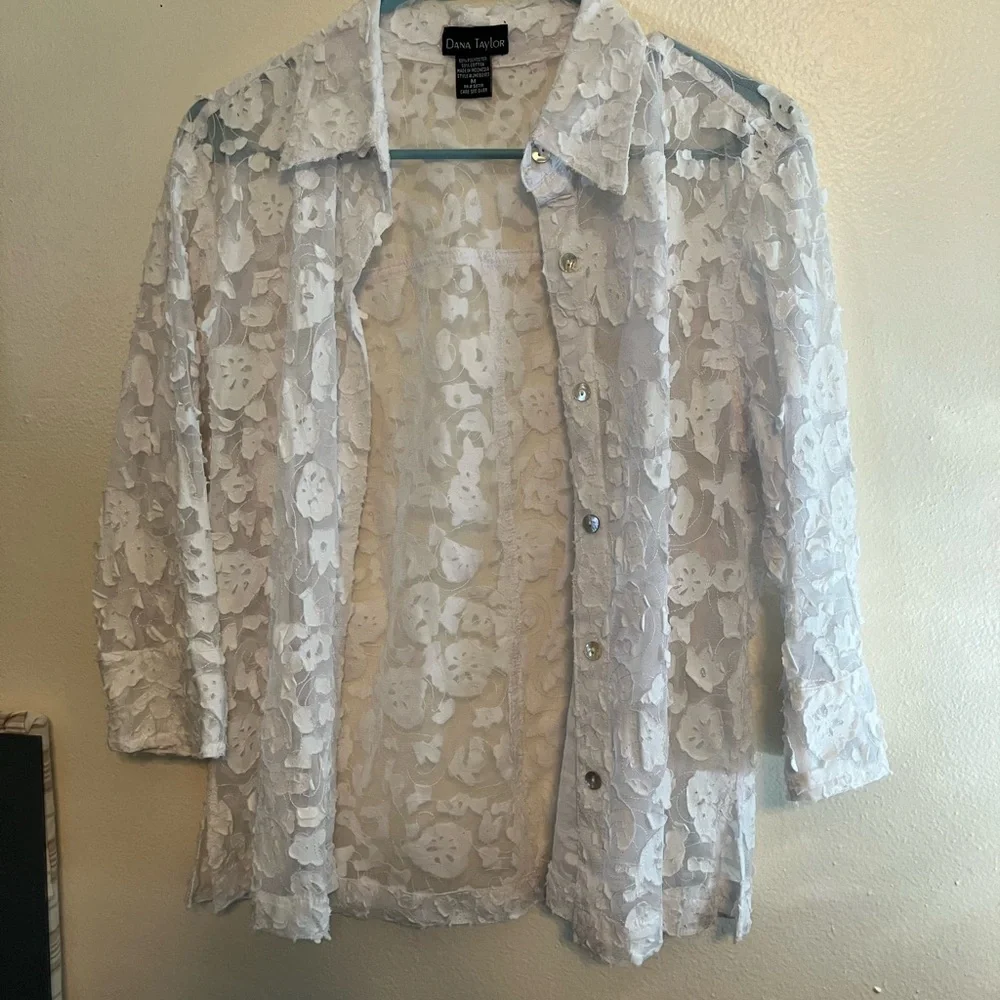 Dana Taylor White Floral Lace Button-Front Shirt - Picture 1 of 4
